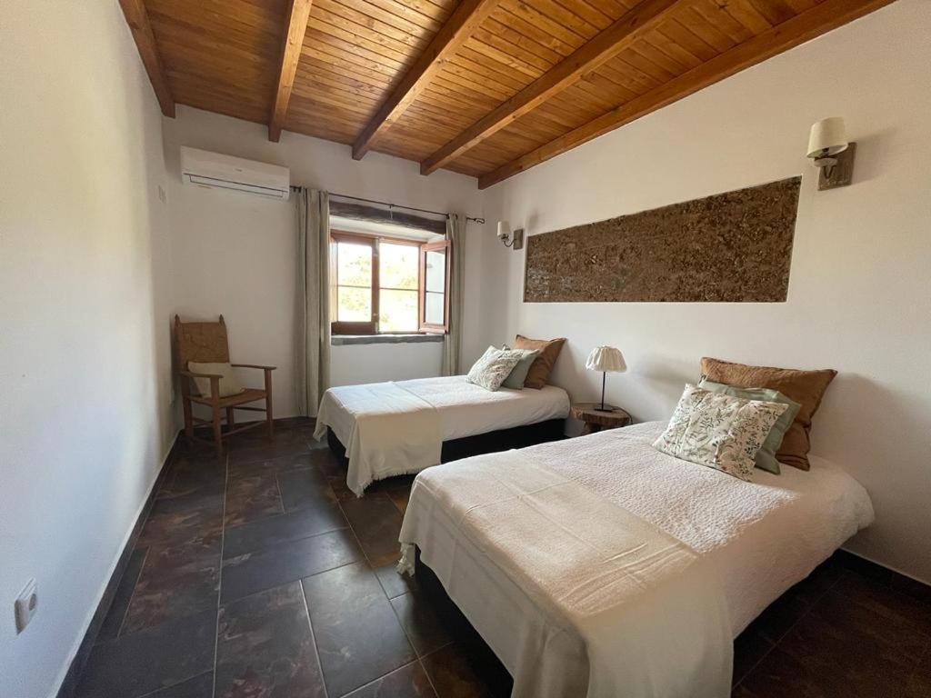 הוילה Almodôvar Corvatos Casas Do Monte מראה חיצוני תמונה